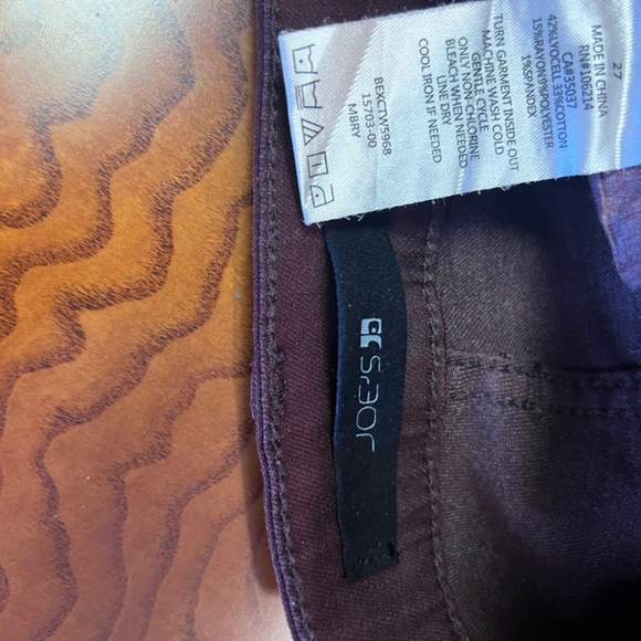 Joes Jeans Size 27 with Faux-leather finish in Maroon - Picture 4 of 5